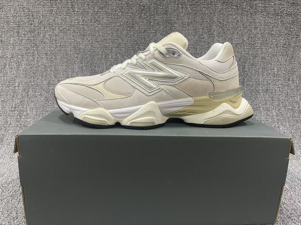9060-116 Unisex Everyday Sneakers